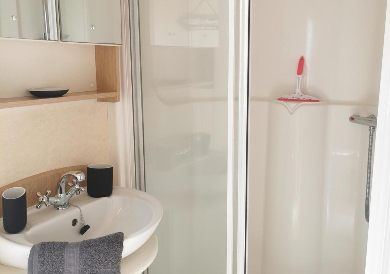 Tranquil 6 Berth Luxury Holiday Home Chichester Esterno foto