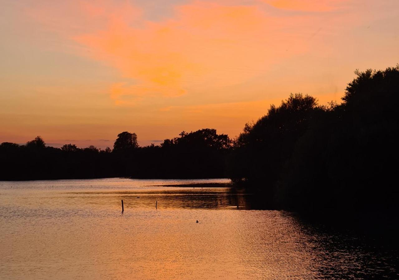 Tranquil 6 Berth Luxury Holiday Home Chichester Esterno foto