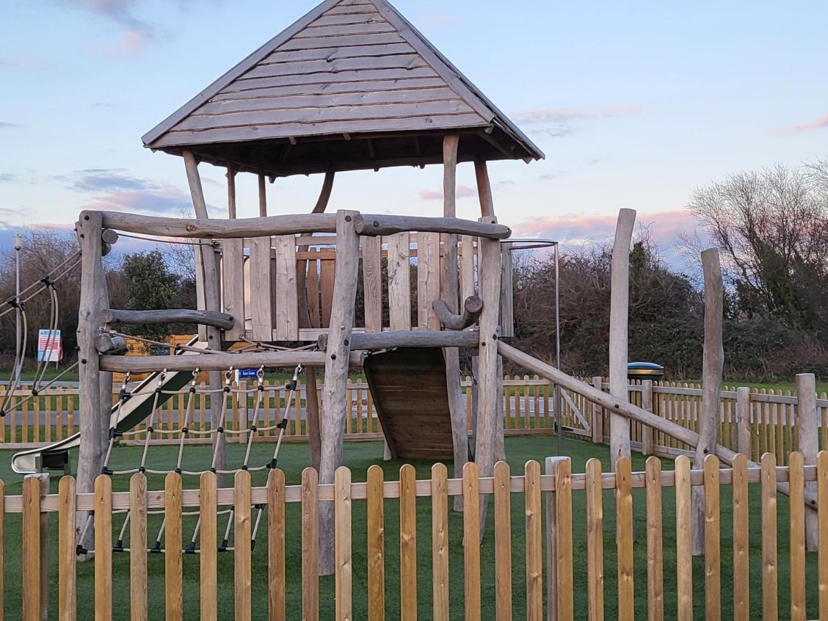 Tranquil 6 Berth Luxury Holiday Home Chichester Esterno foto